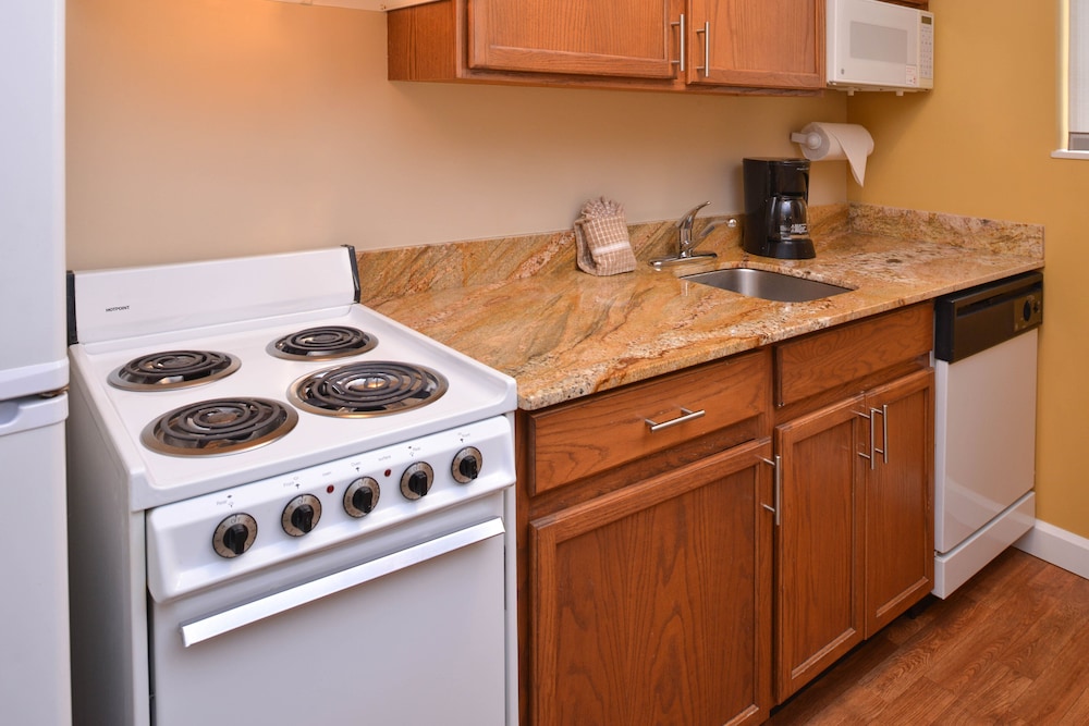 Candlewood Suites St Louis St Charles an IHG Hotel 31/36