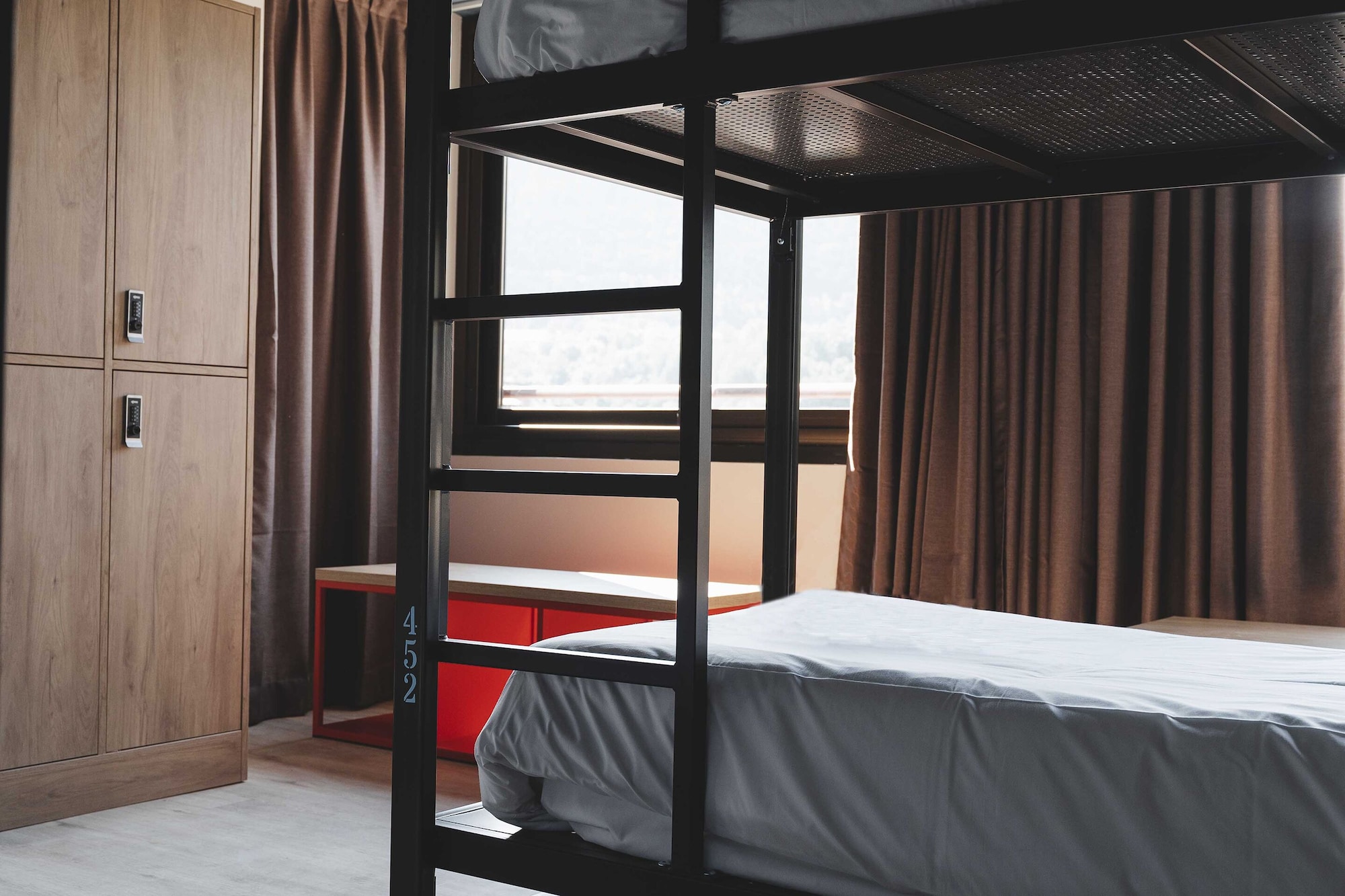 Mixed Dorm, Shared, 4 People, 2 Bunk Beds