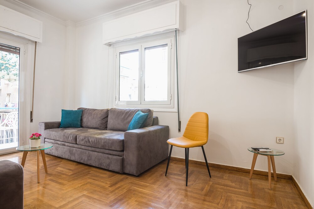 Victoria Best Apartments Near Metro 14/19