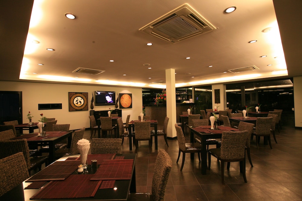 PALM GROVE RESORT 23/42