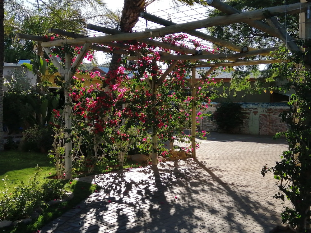 Capbon Guesthouse 44/50