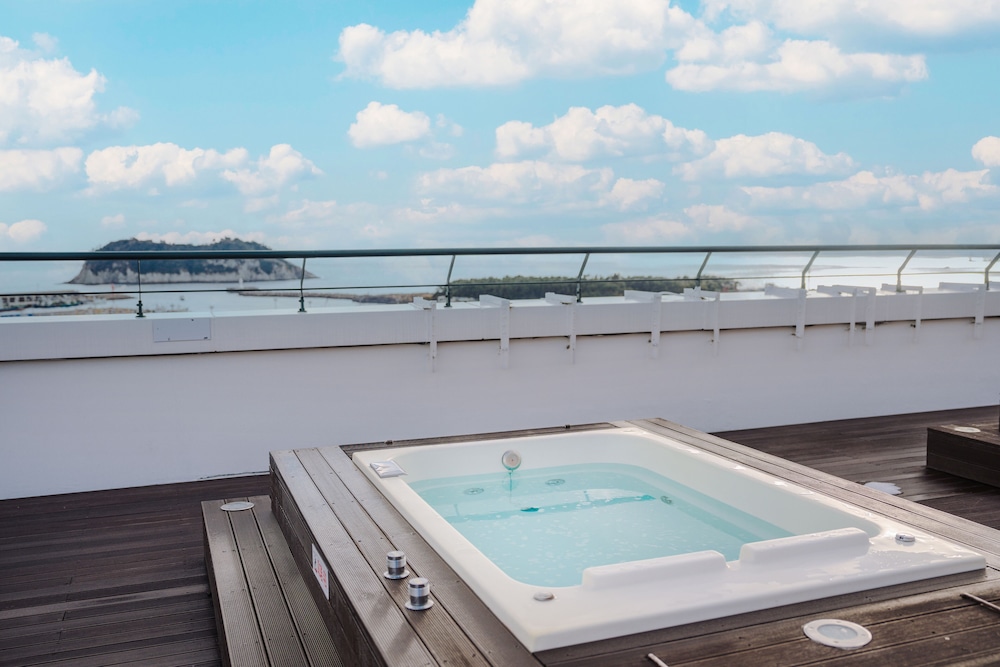 Hotel Bridge Seogwipo 25/50
