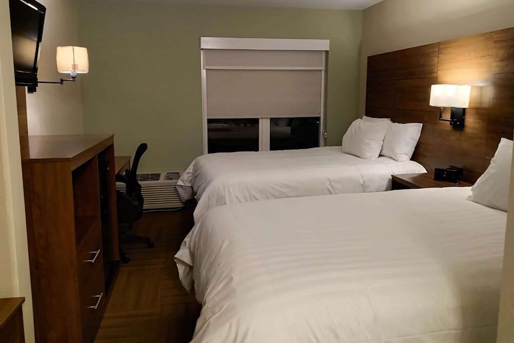 Baymont by Wyndham Lake Park Valdosta I75 6/17