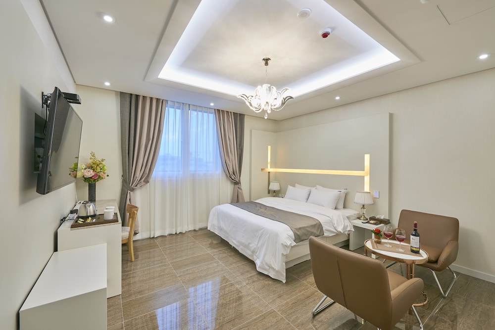 Madrid Hotel Gwangju 14/39