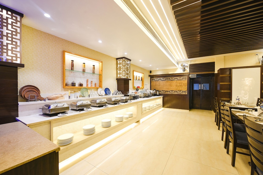 FabHotel KK Continental Albert Rd 8/42