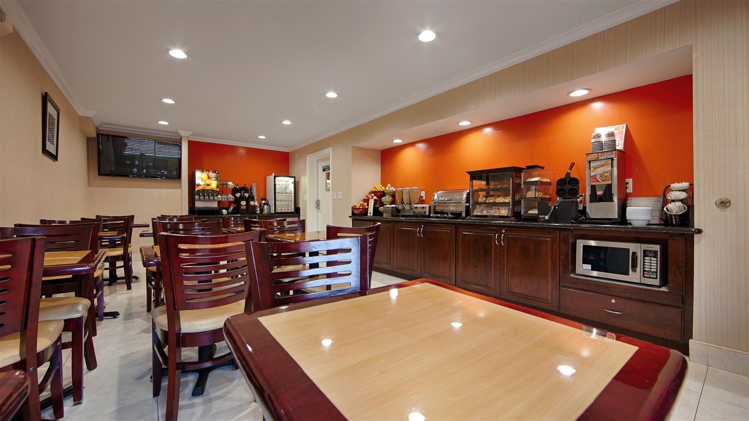 Best Western Pasadena Inn 27/35