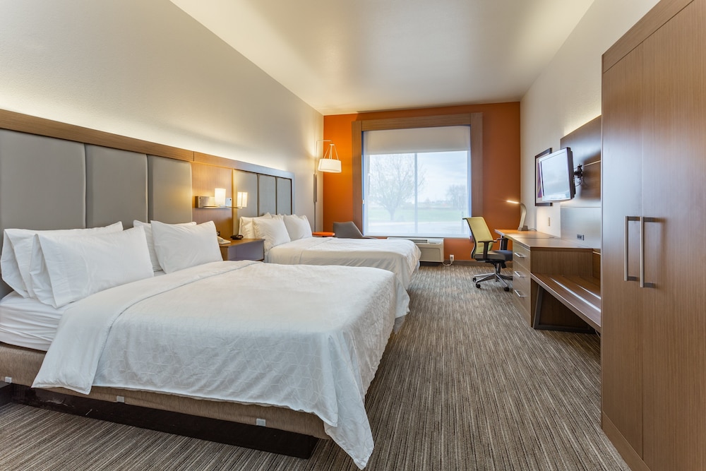 Holiday Inn Express Rockford Loves Park 31/65