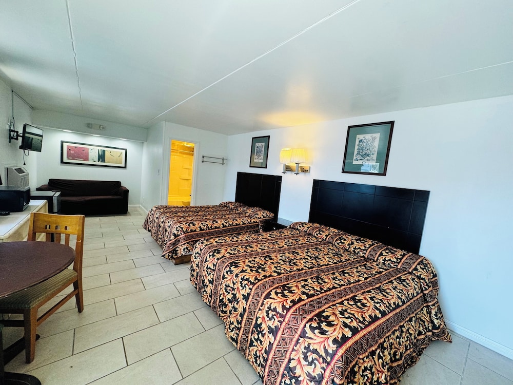 Skyview Manor Motel 29/54