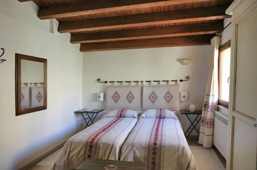 COMFORT, DOUBLE OR TWIN BED, PRIVATE BATHROOM