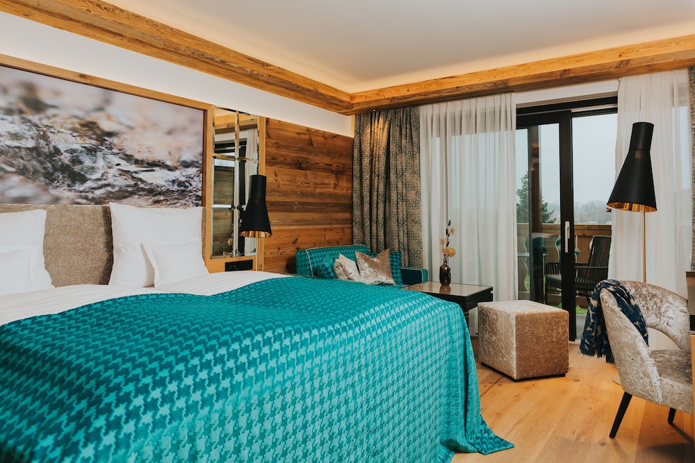 Exclusive, King Bed, Balcony