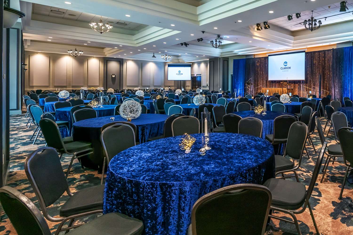 Clarion Hotel & Conference Centre Abbotsford - Fraser Valley 17/24