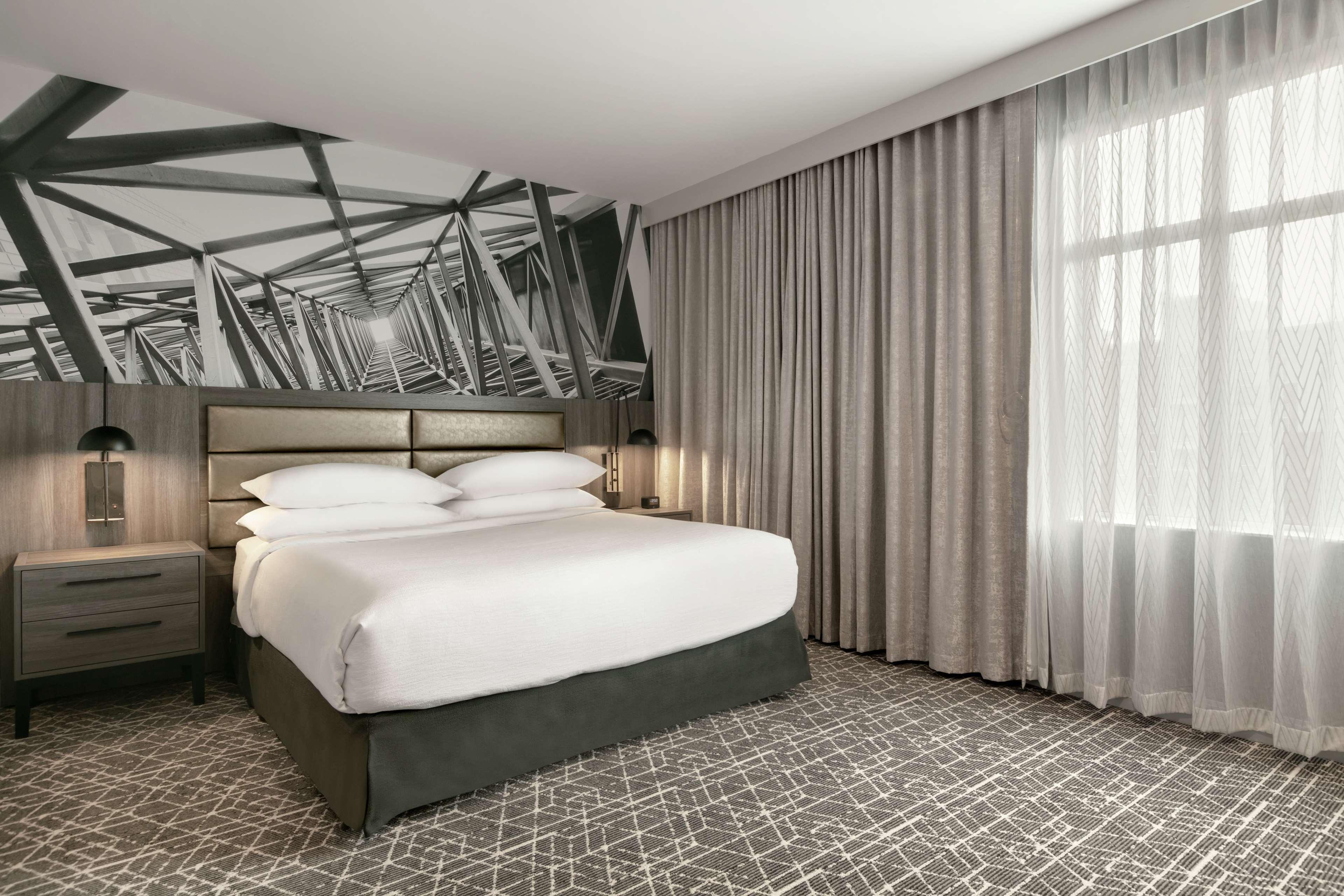 2 ROOMS, SUITE, KING BED, ACCESSIBLE