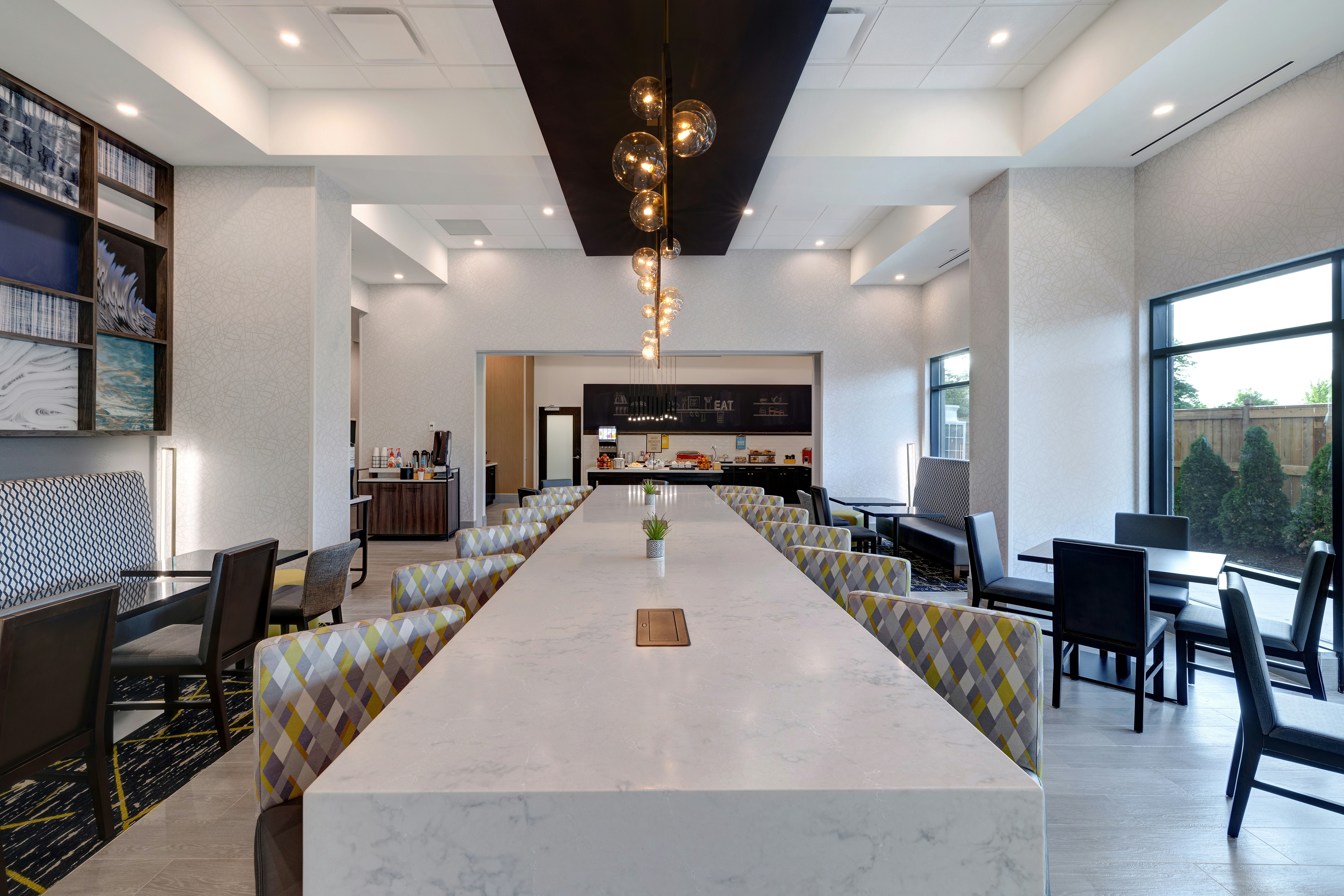 Hampton Inn & Suites by Hilton Burlington Toronto 47/51
