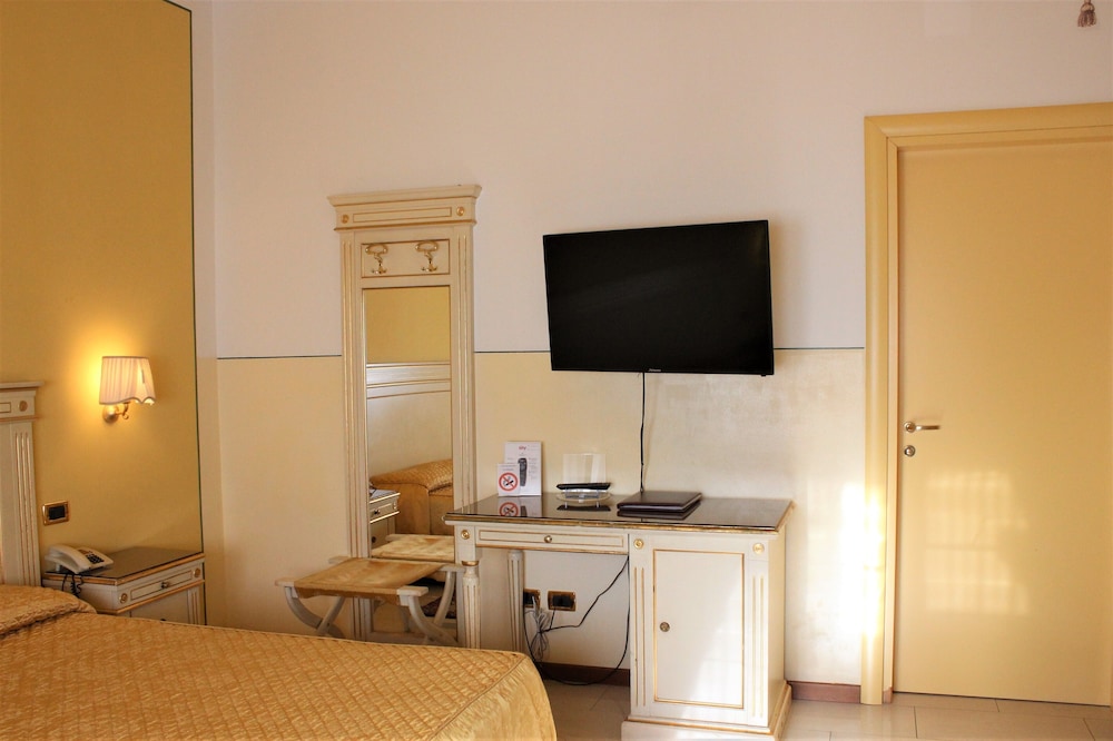 Estee 44/69