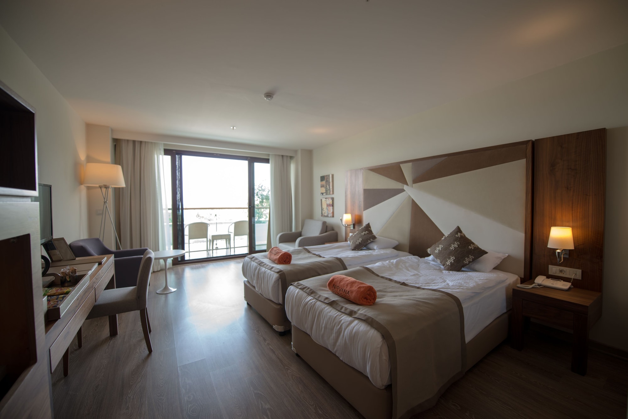 SUPERIOR ROOM