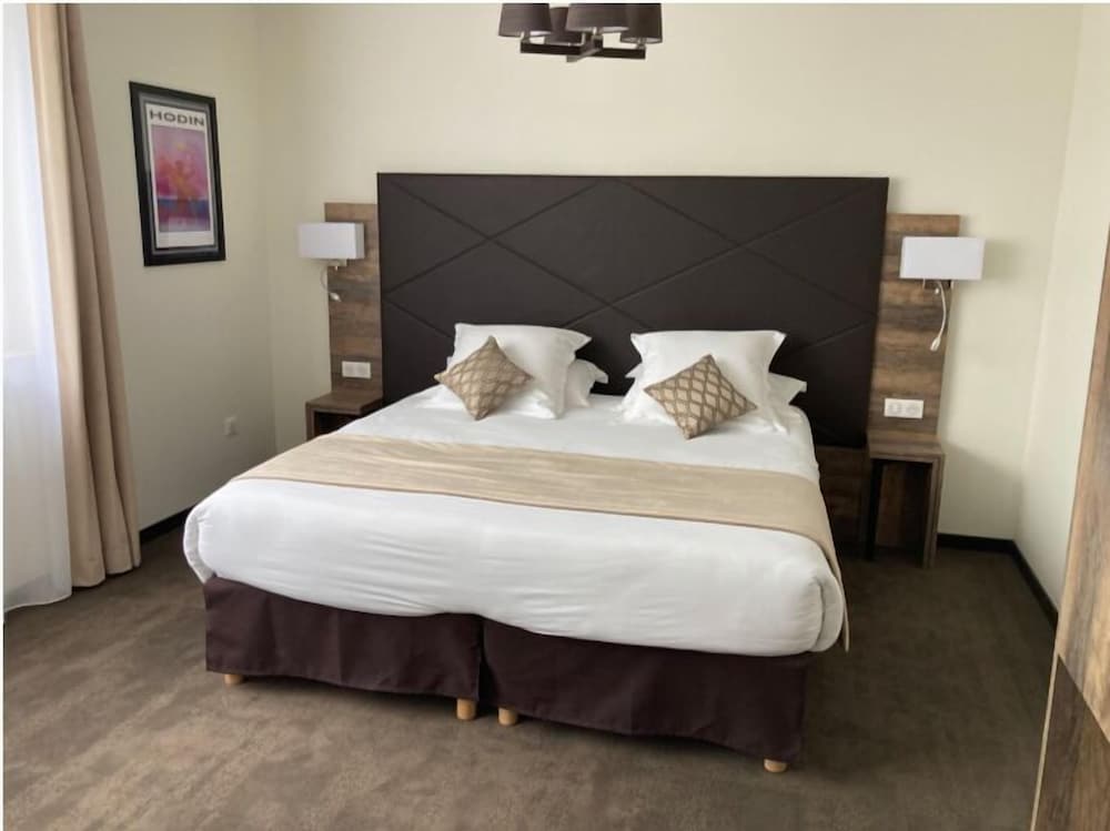 Superior, Queen Bed