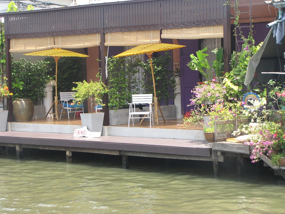 BANG LUANG HOUSE BANGKOK 64/70