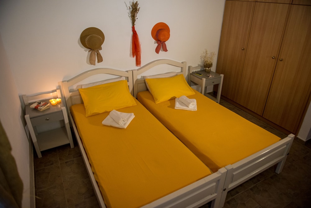 Summer Bed Nydri - Adults Only 9/27