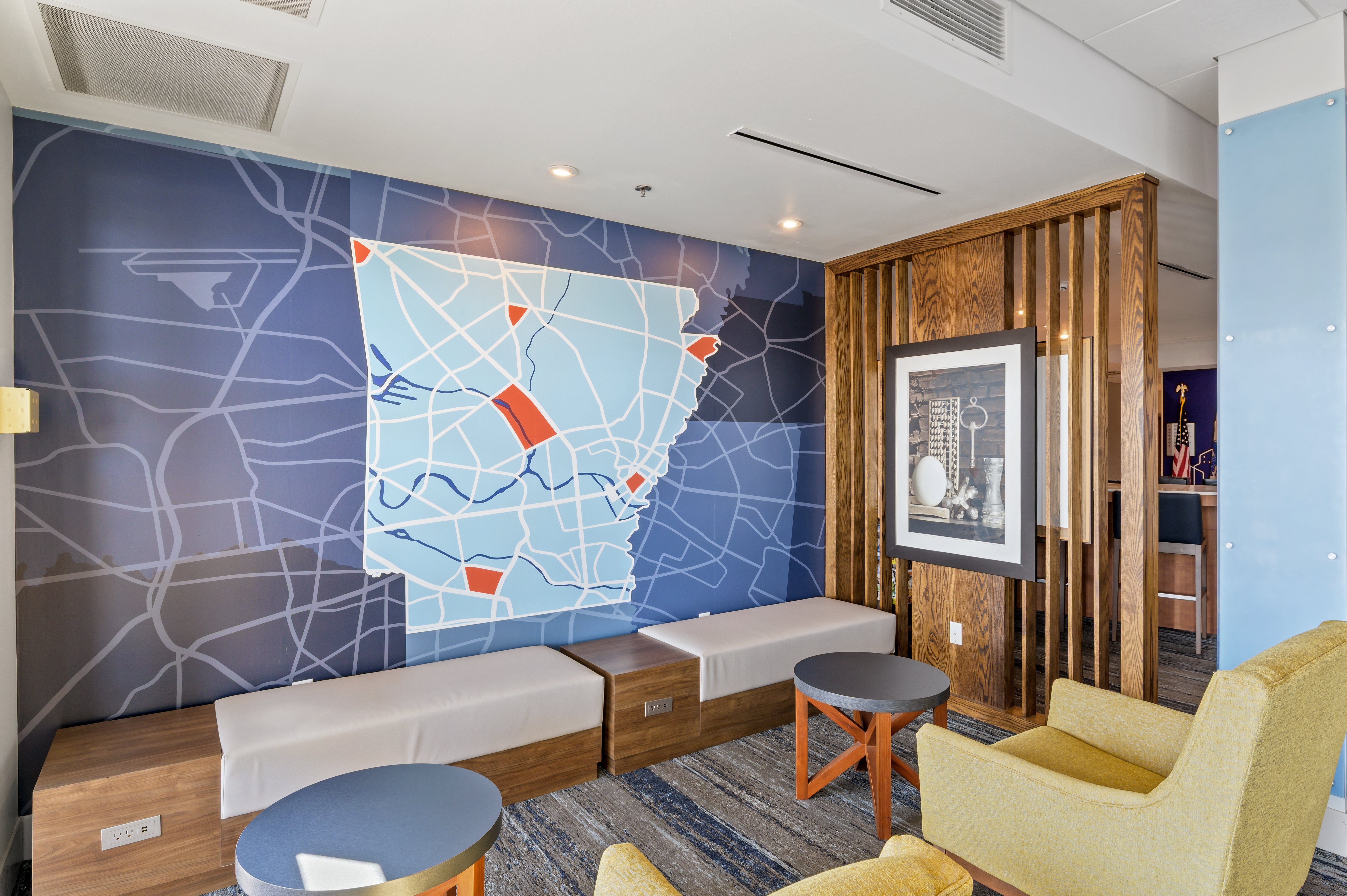 Holiday Inn Express & Suites White Hall 46/72