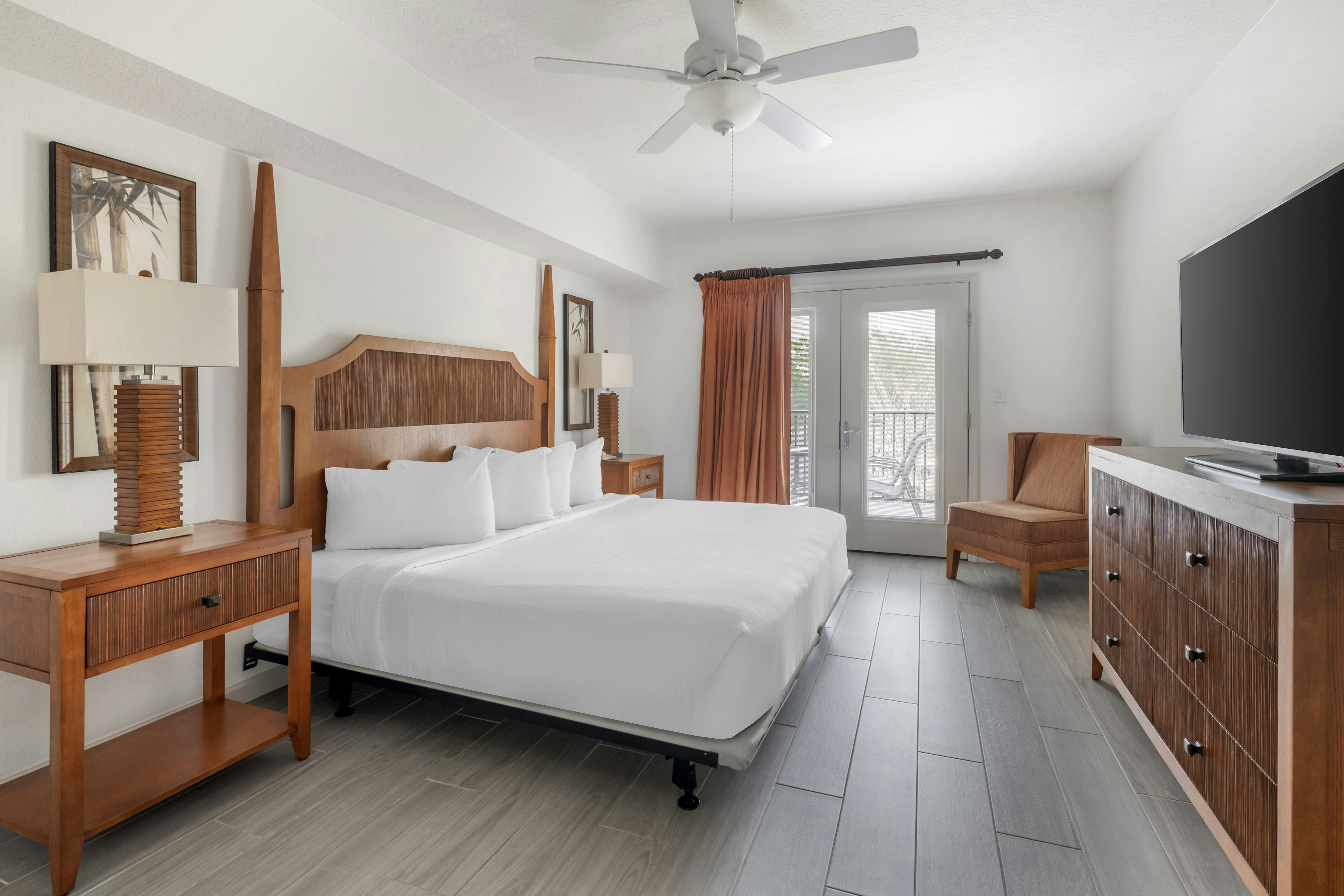 غرفة بسرير كينج بغرفة نوم واحدة لذوي الإعاقة، Hilton Vacation Club Aqua Sol Orlando West 2/3
