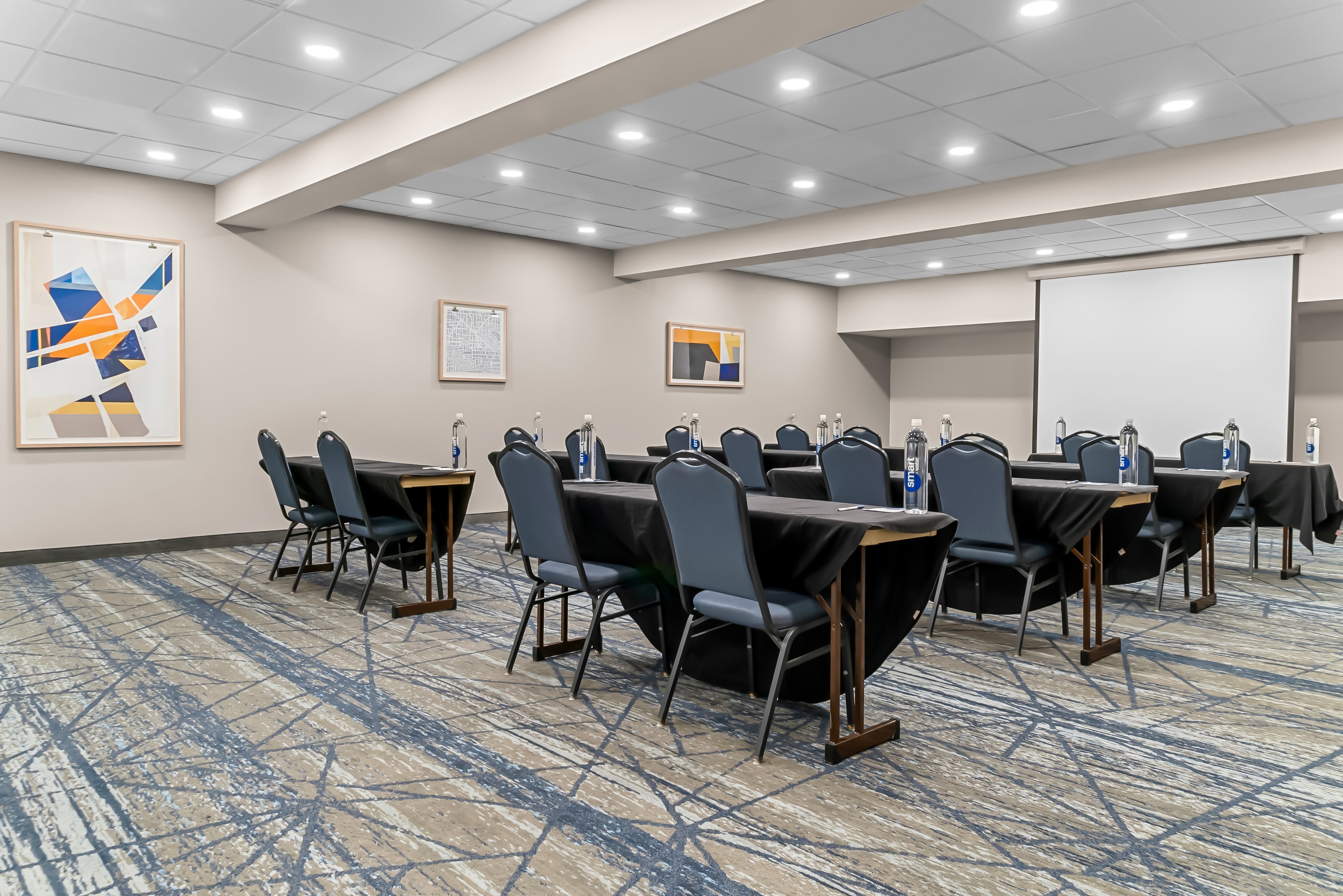 Holiday Inn Express Hotel & Suites Detroit-Novi 61/69