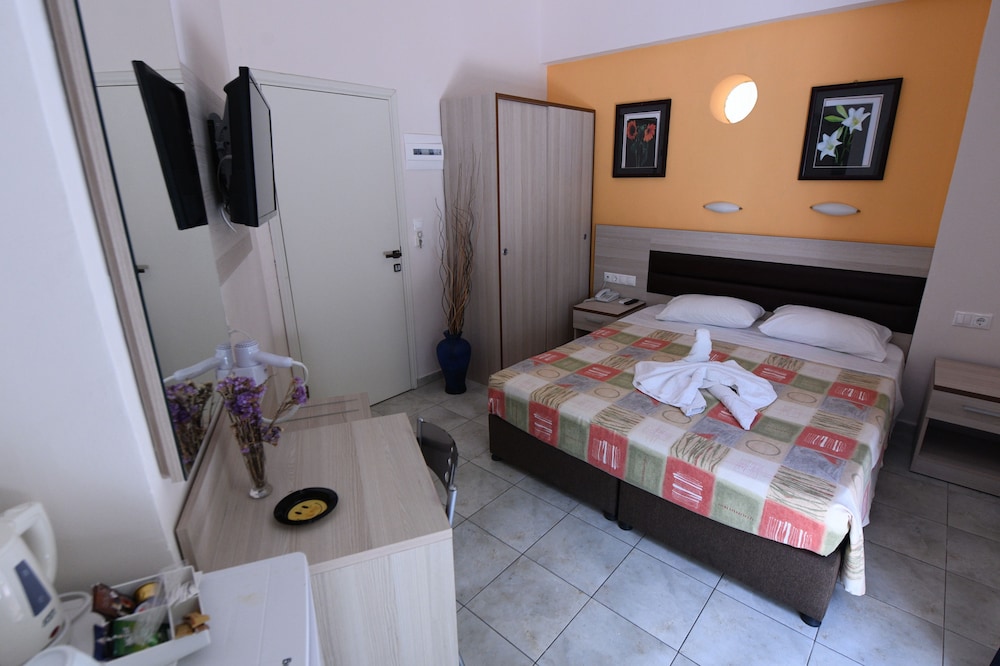 Pearl Hotel 15/55