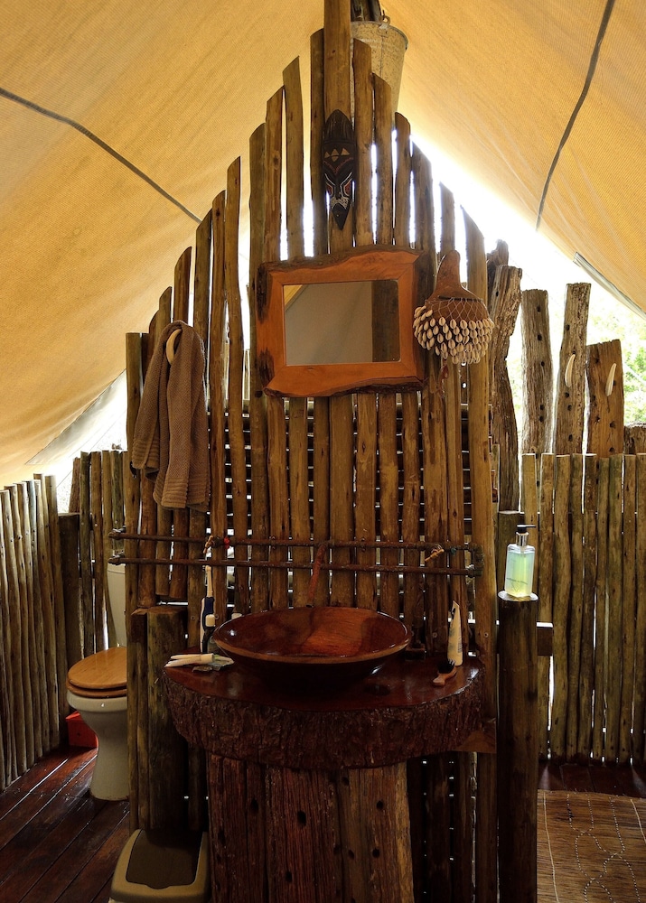 Quatermains Camp 37/49
