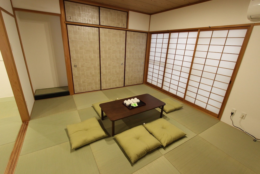 Rozy Hotel Namba 42/63