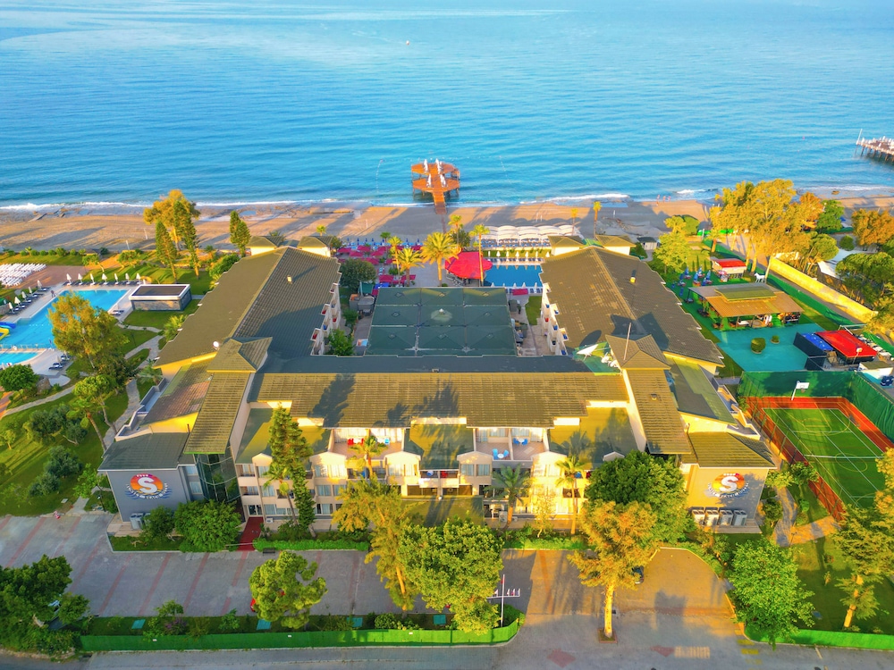 Senza Sunset Beach Hotel 9/87