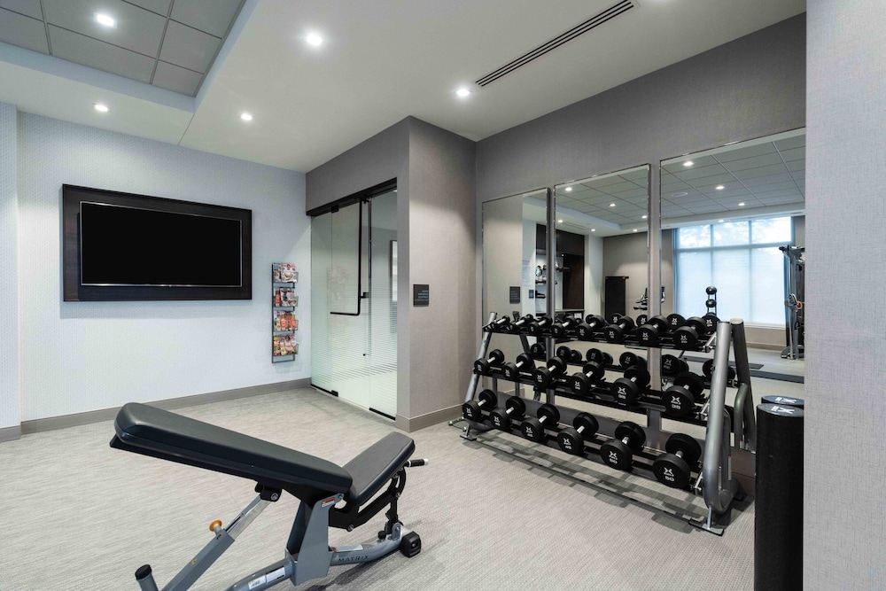Staybridge Suites Quincy 33/67