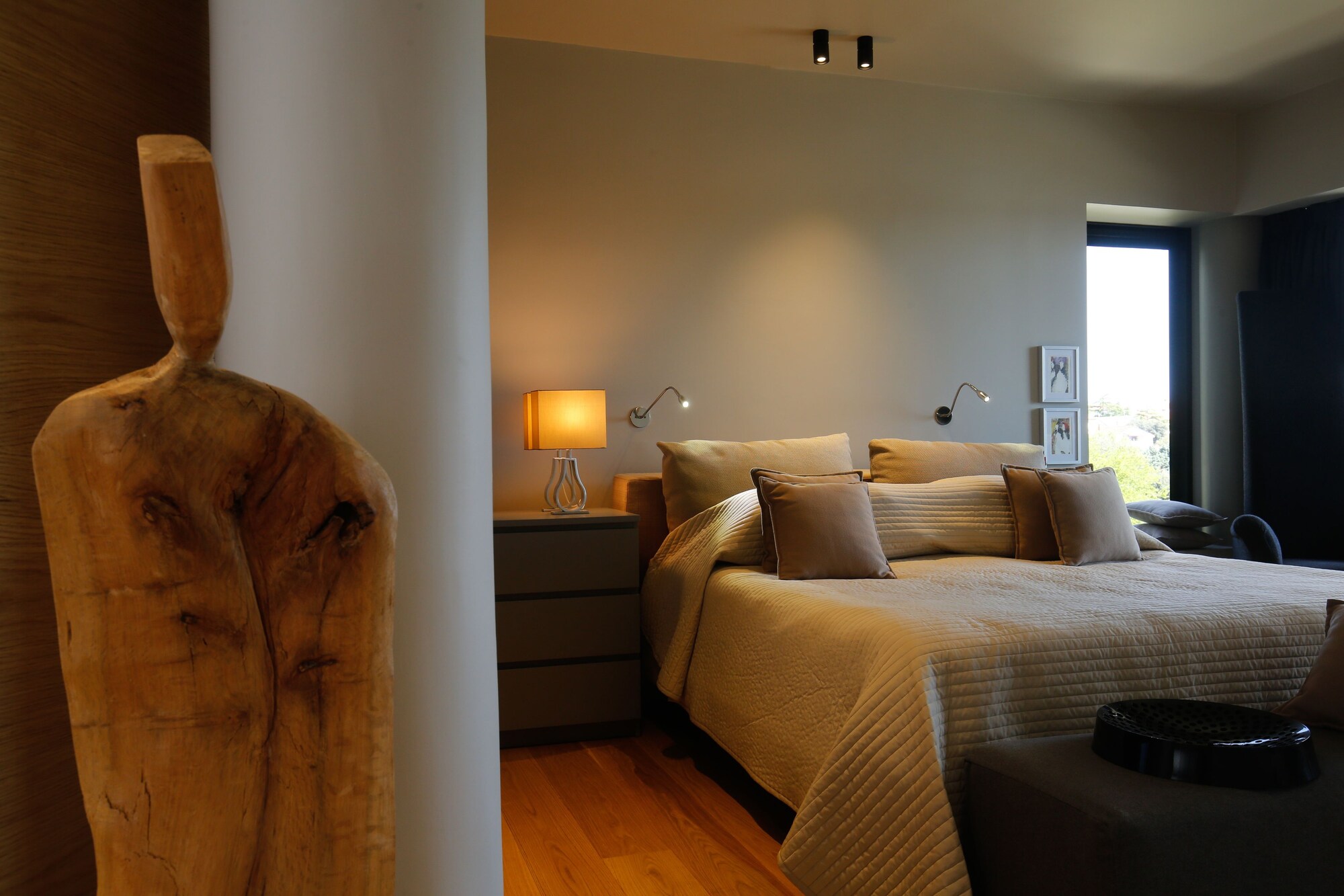 CLASSIC, DOUBLE BED, COURTYARD VIEW