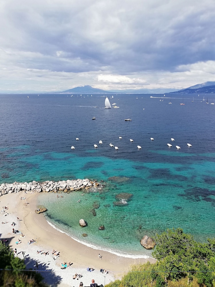 Capri Inn 13/24