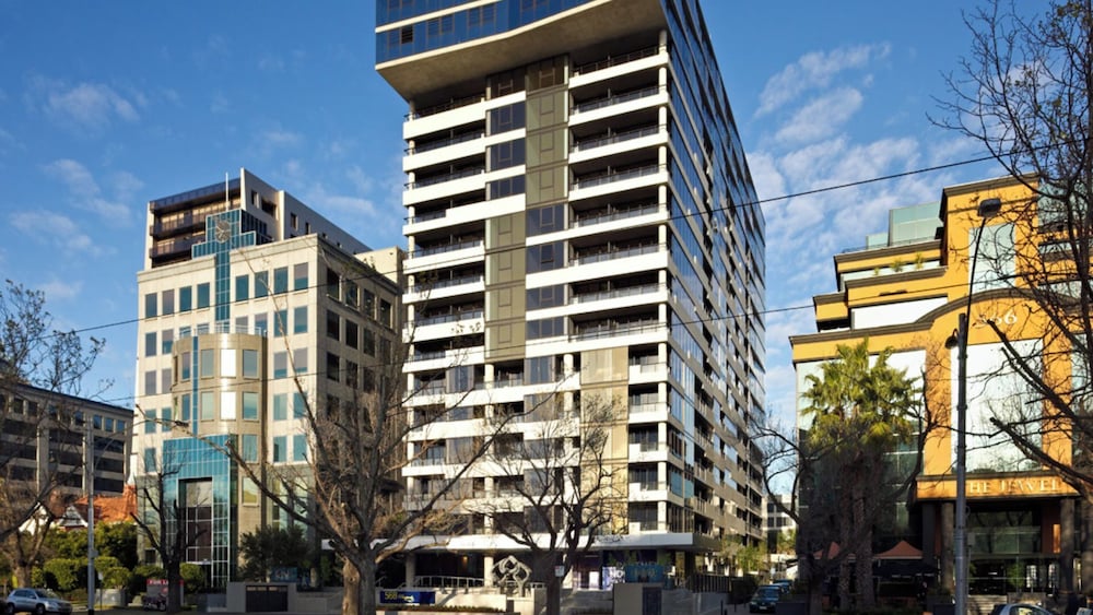 Oaks Melbourne St Kilda Road Hotel 3/64