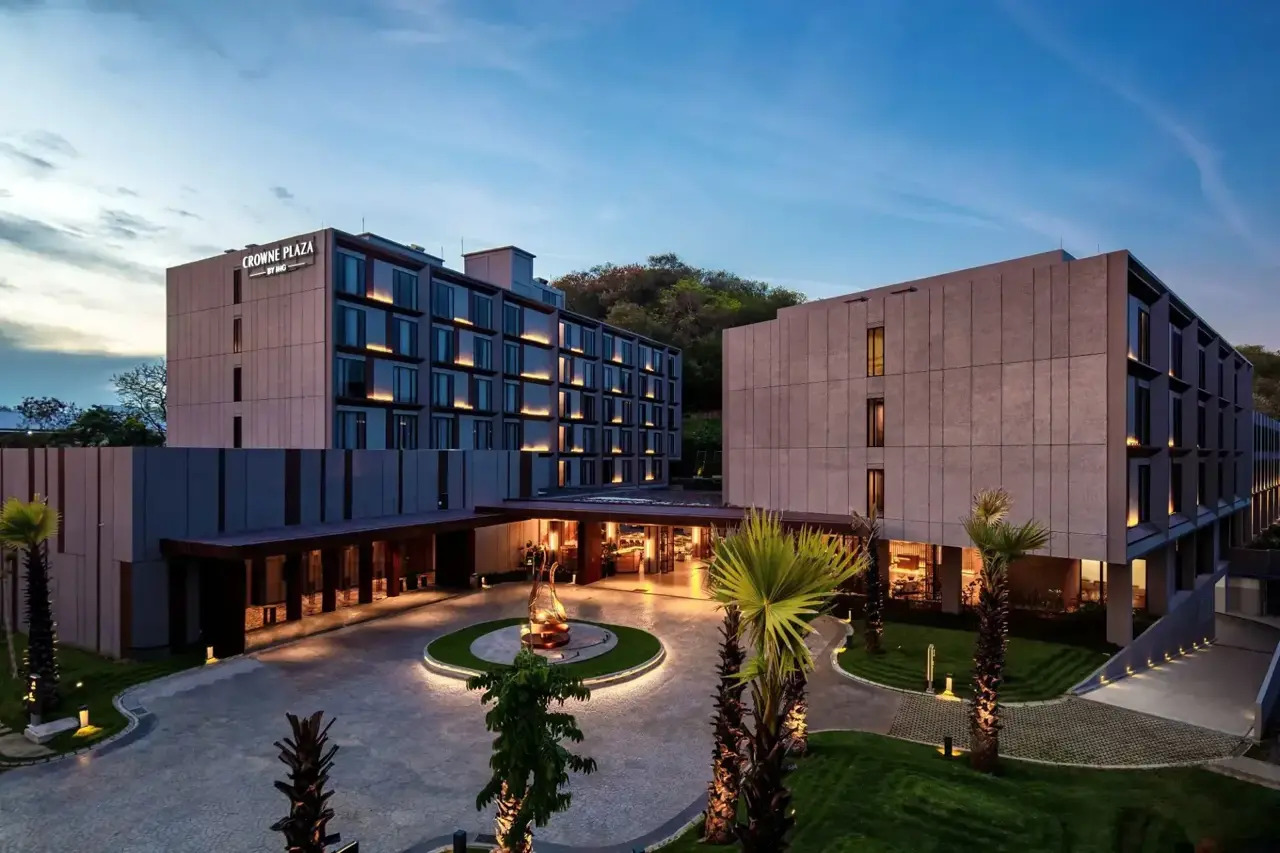 Crowne Plaza by IHG Labuan Bajo 3/20