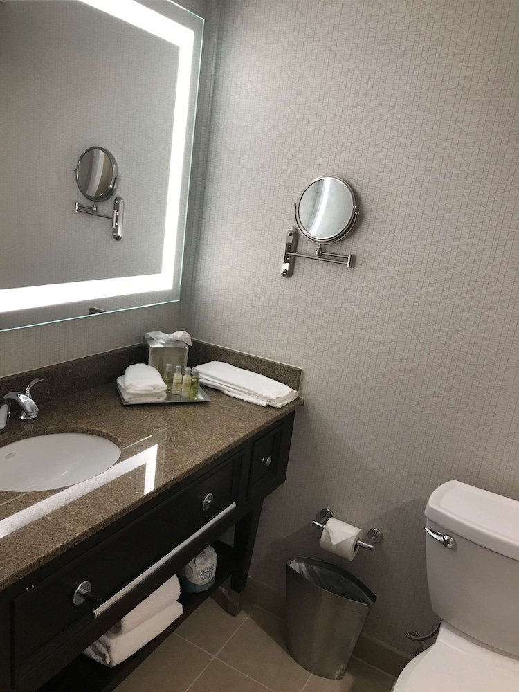 Doubletree By Hilton Hotel Baltimore North Pikesville 26/84