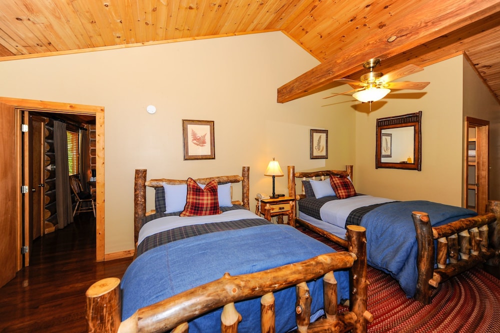 Dancing Bear Lodge 10/50