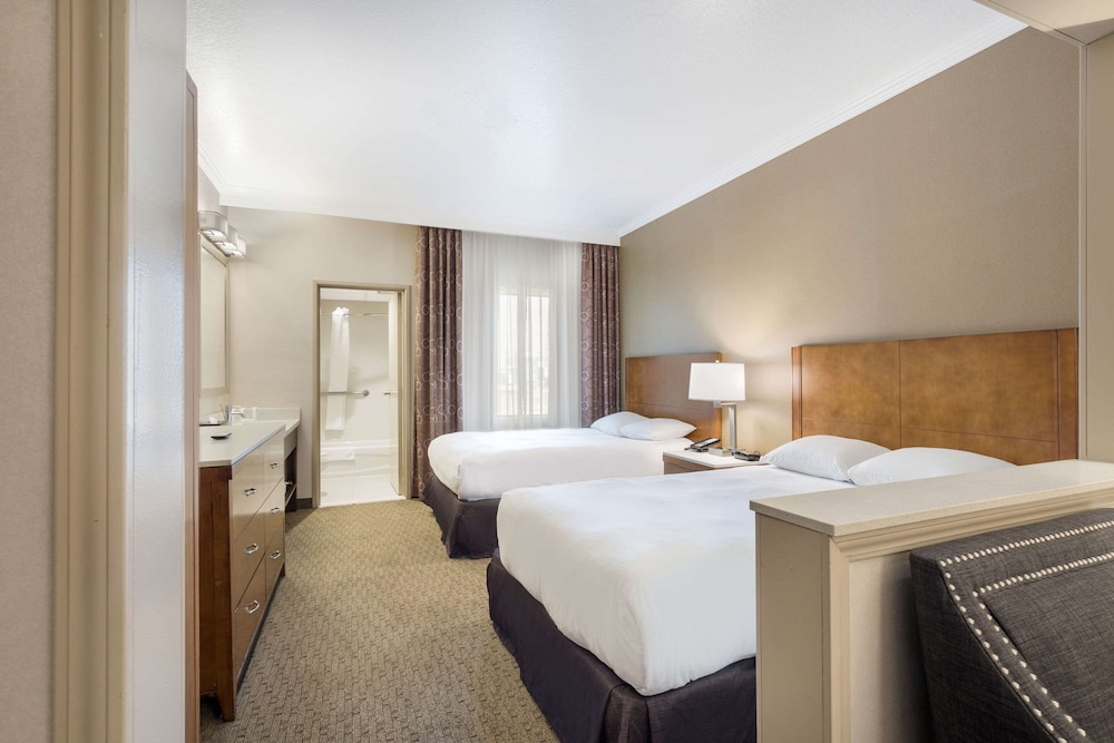 MainStay Suites Orange County John Wayne Airport 10/57