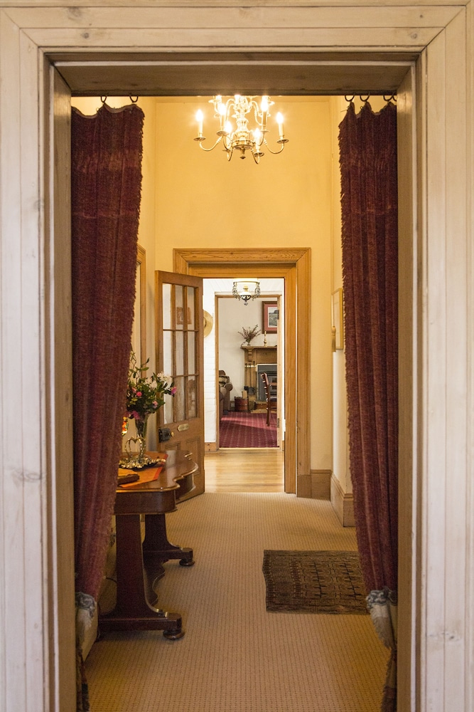 THE RACECOURSE INN 7/50