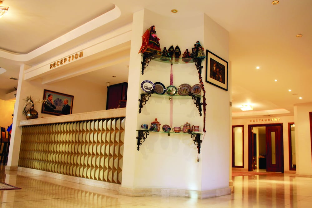 Atropat Old City Hotel 12/71