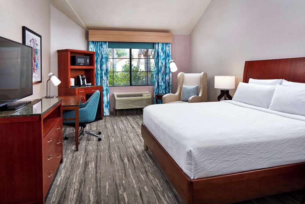 Premium, King Bed, Pool Side