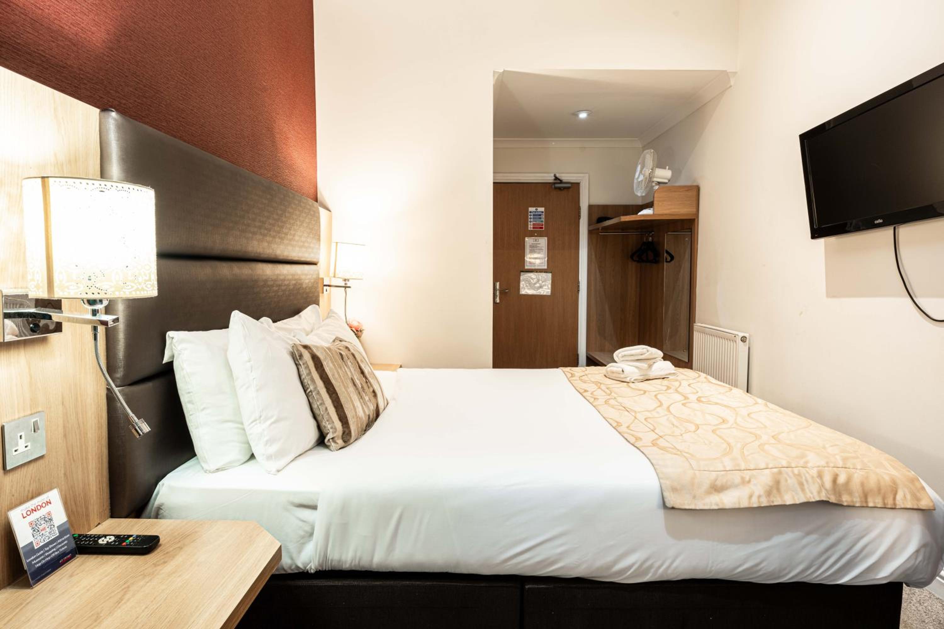 غرفة قياسية بسرير مزدوج، Lancaster Court Hotel 3/3