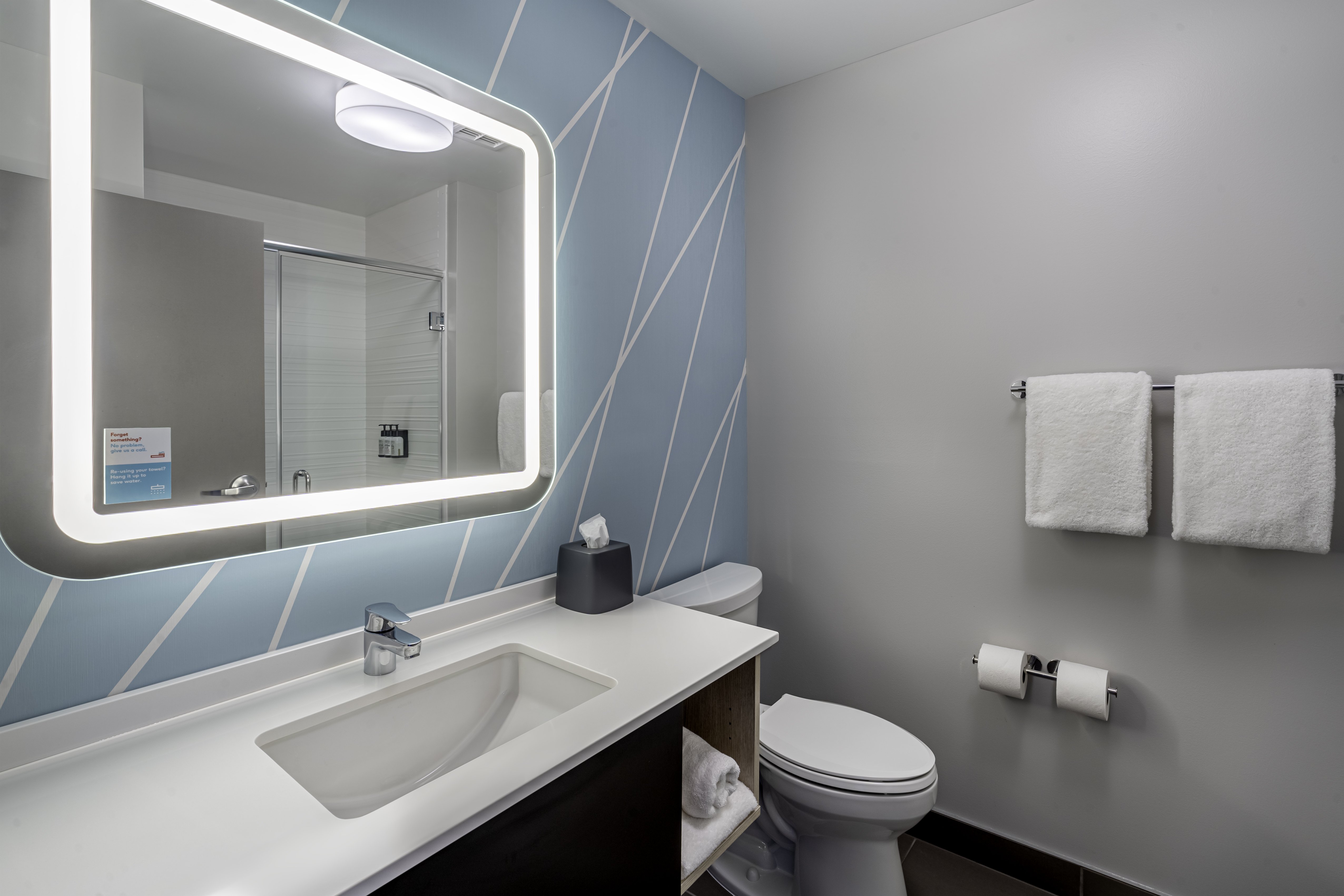 avid hotels Milwaukee West - Waukesha 31/37