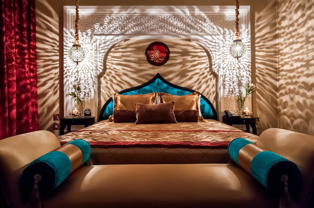 Saraya Corniche Hotel 41/83