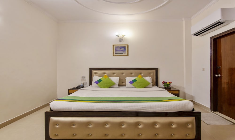Hotel Paras International 23/49