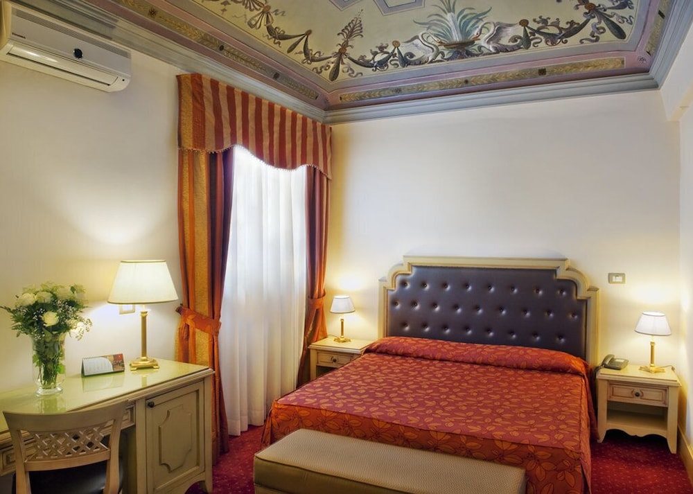 Manganelli Palace 6/31