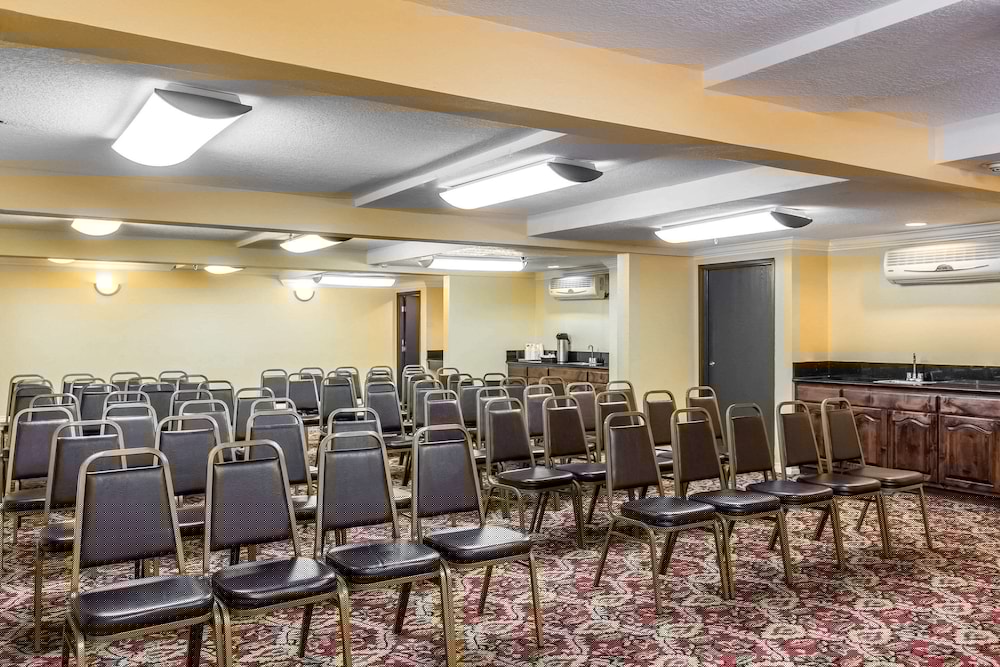 Quality Inn and Suites Bell Gardens Los Angeles 36/38