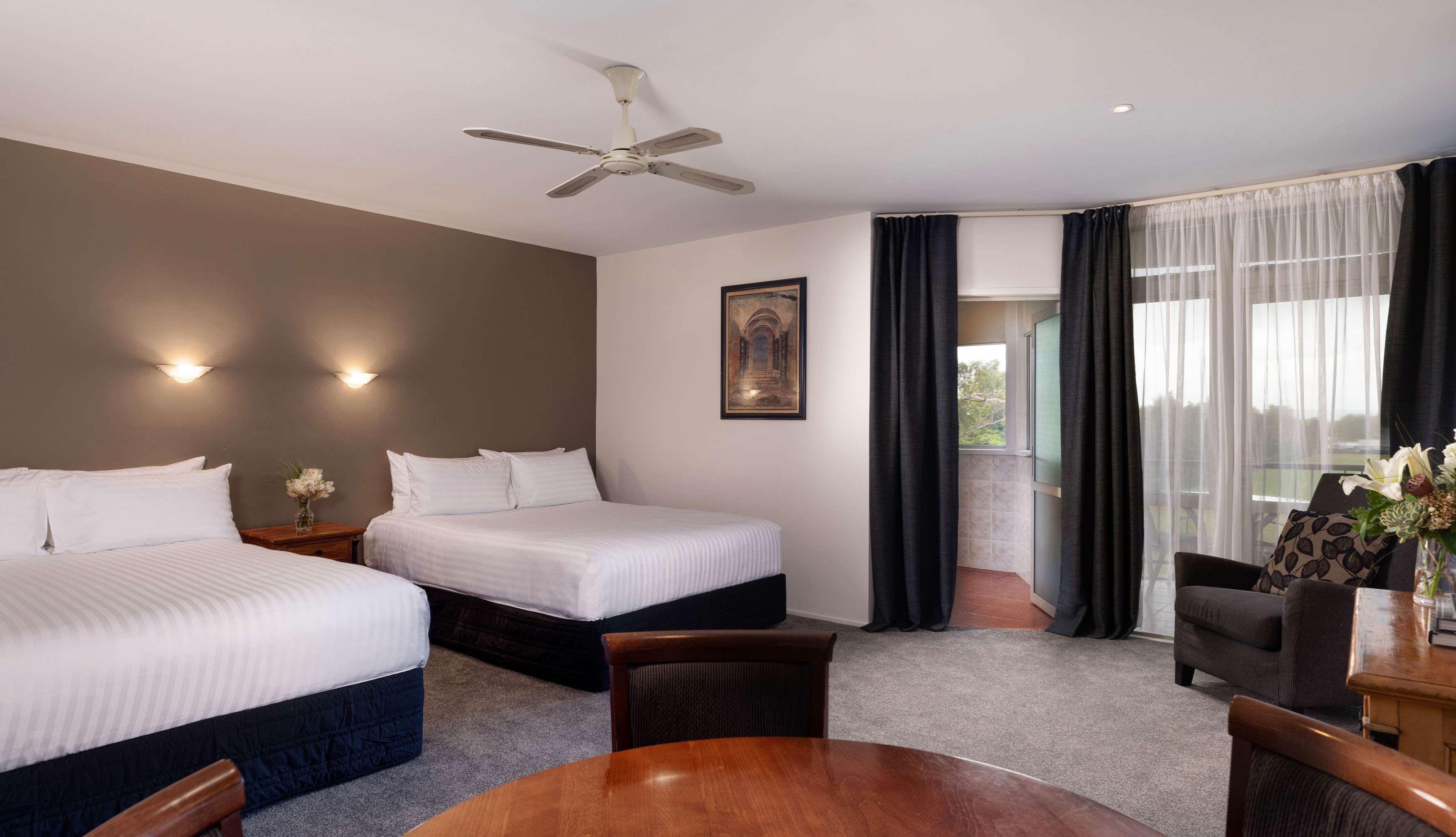 SUPERIOR, TWIN BEDS, ACCESSIBLE