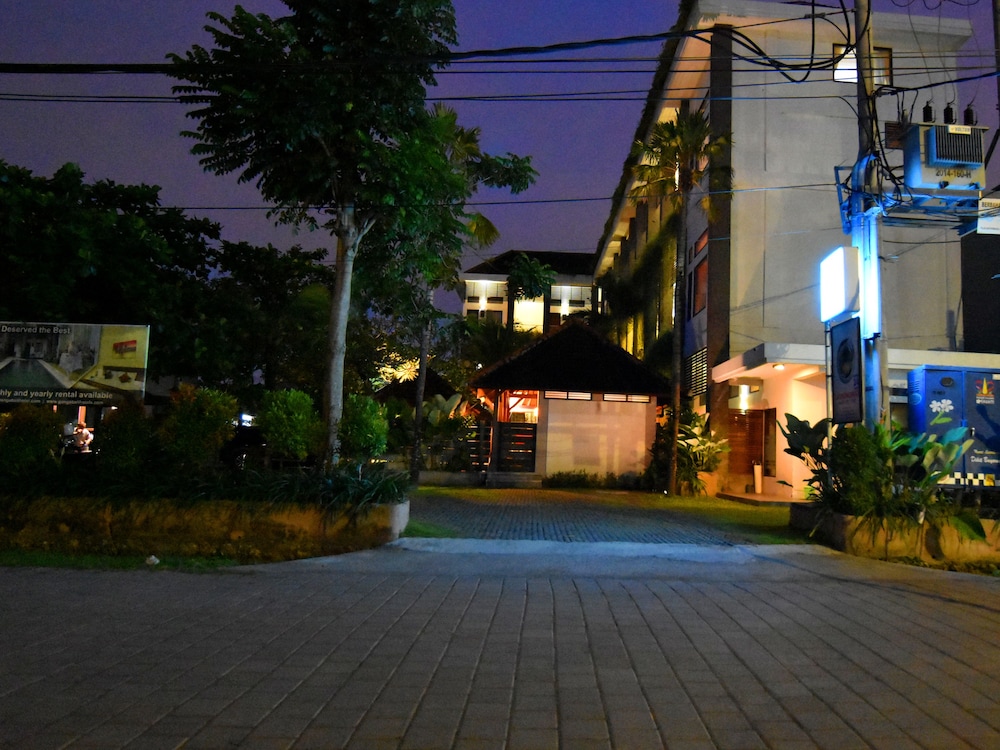 Ganga Hotel Apartments 7/55