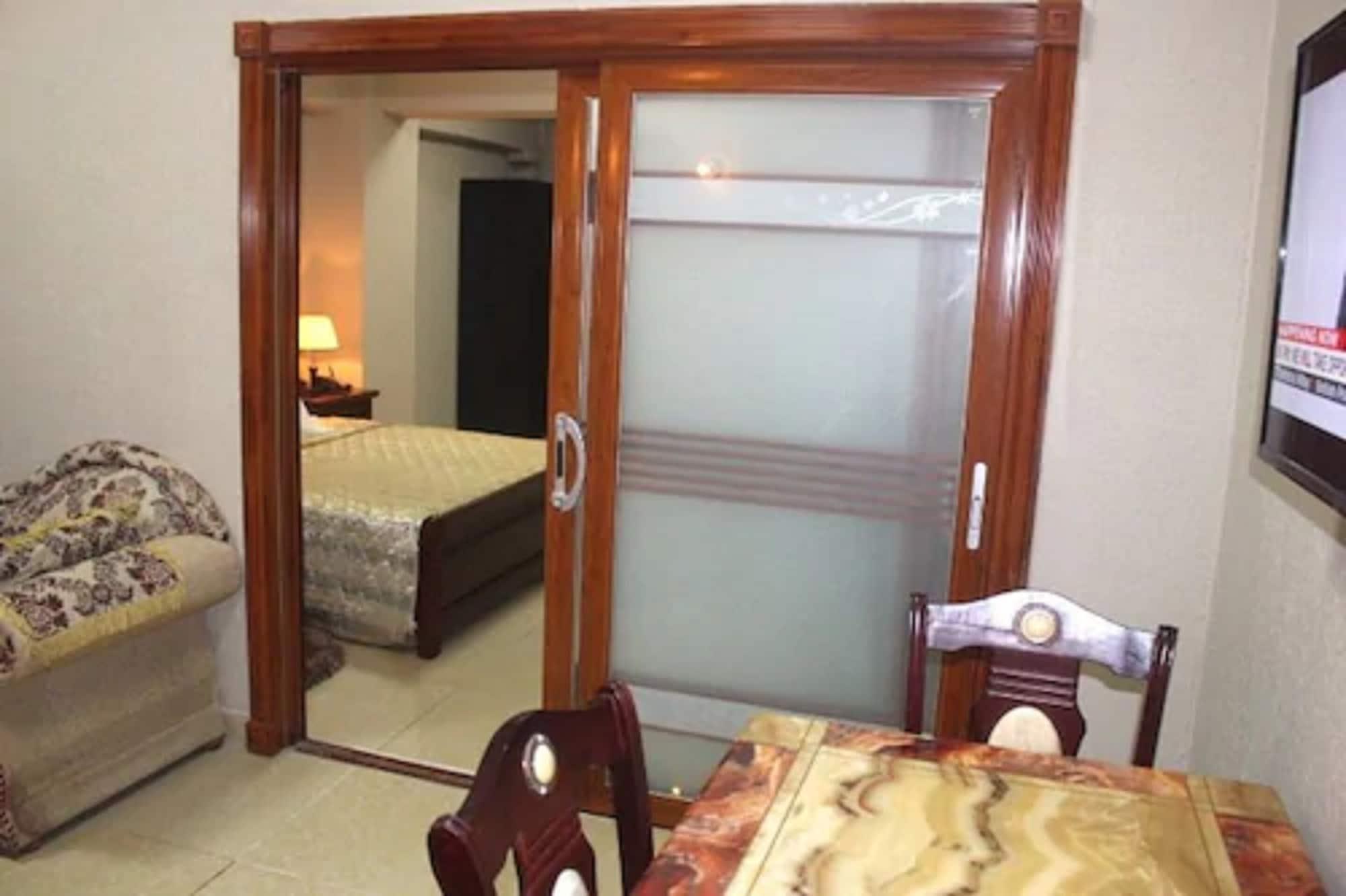 Corina Hotel 3/24