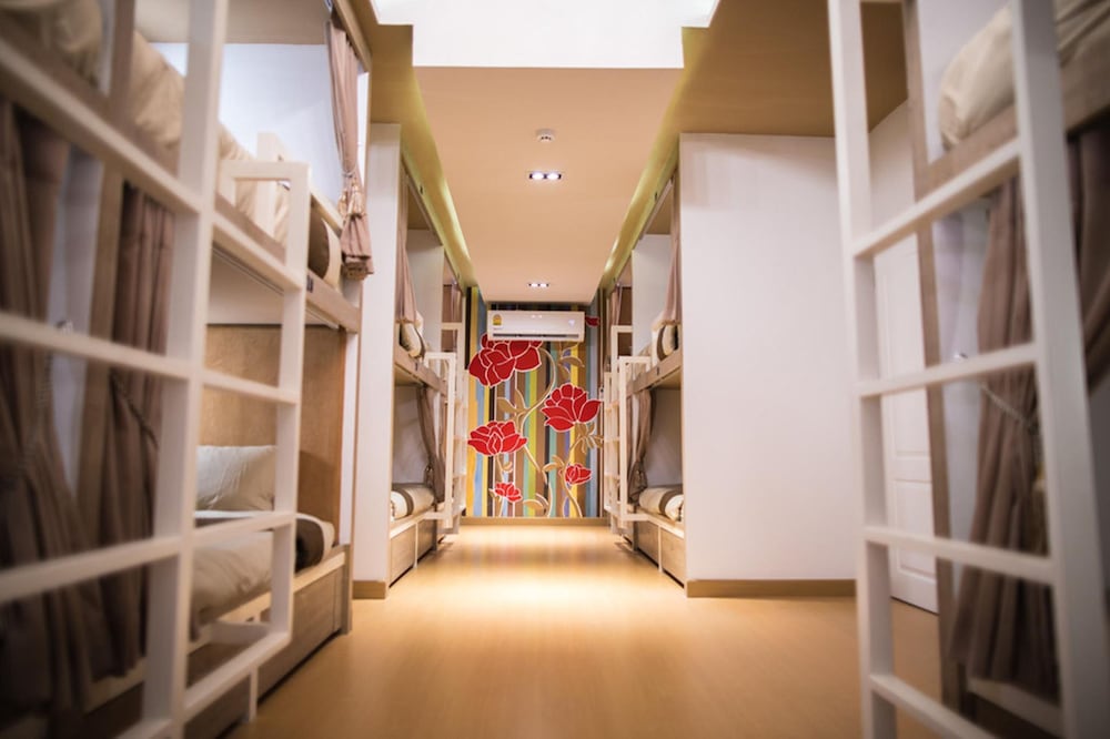 Stay With Hug Poshtel & Activities 31/37